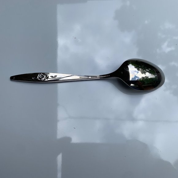 Oneida Lasting Rose Deluxe Stainless Modern Hollow Table Spoon - Picture 3 of 6